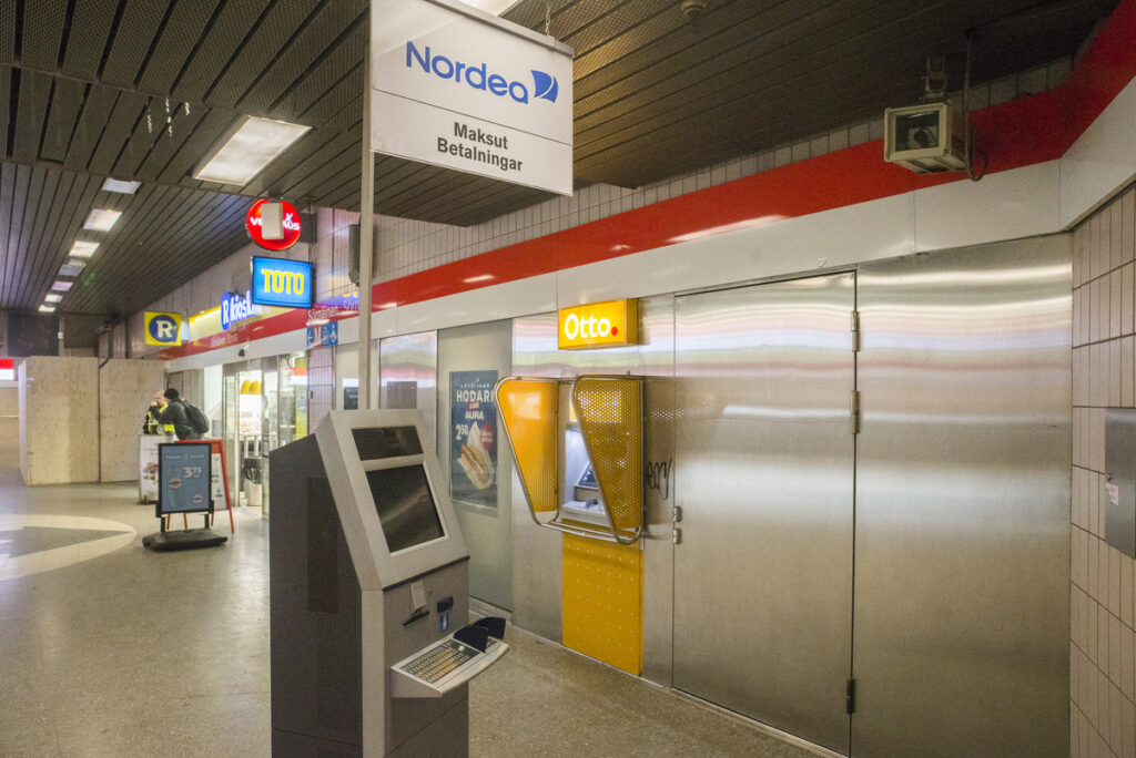 Otto Automaatti in Helsinki metro